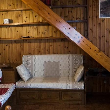 Chalet indipendente in centro a Valtournenche Esterno foto